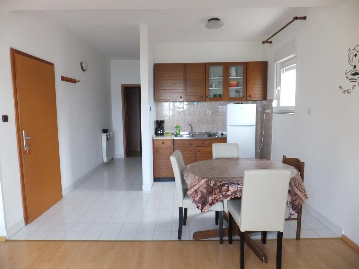 Apartments Justic Supetarska Draga Rum bild